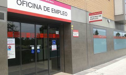 El Gobierno agiliza los ERTE y amplía derecho a paro a trabajadores afectados