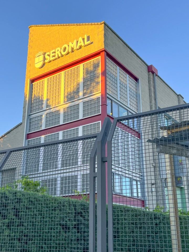 Nuevo convenio mejora condiciones para 200 trabajadores de limpieza en Seromal