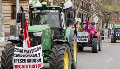 Dispositivo especial de tráfico para marcha de tractores en Sanse