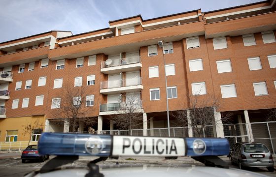 Imagen del bloque de viviendas ocupadas situado en el número 26 de la calle Francisco Largo Caballero y donde se traficaba con droga