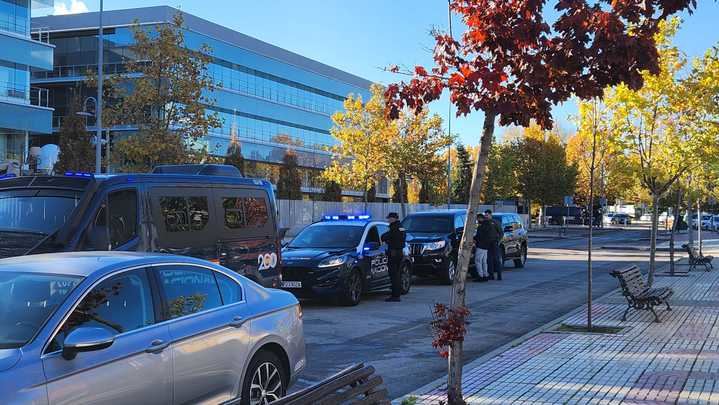 Zeleski colapsa las entradas del Soto de la Moraleja durante su visita a Indra