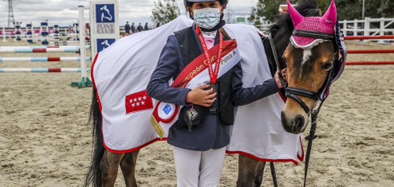 ORO ponis A Daniela Sujar.